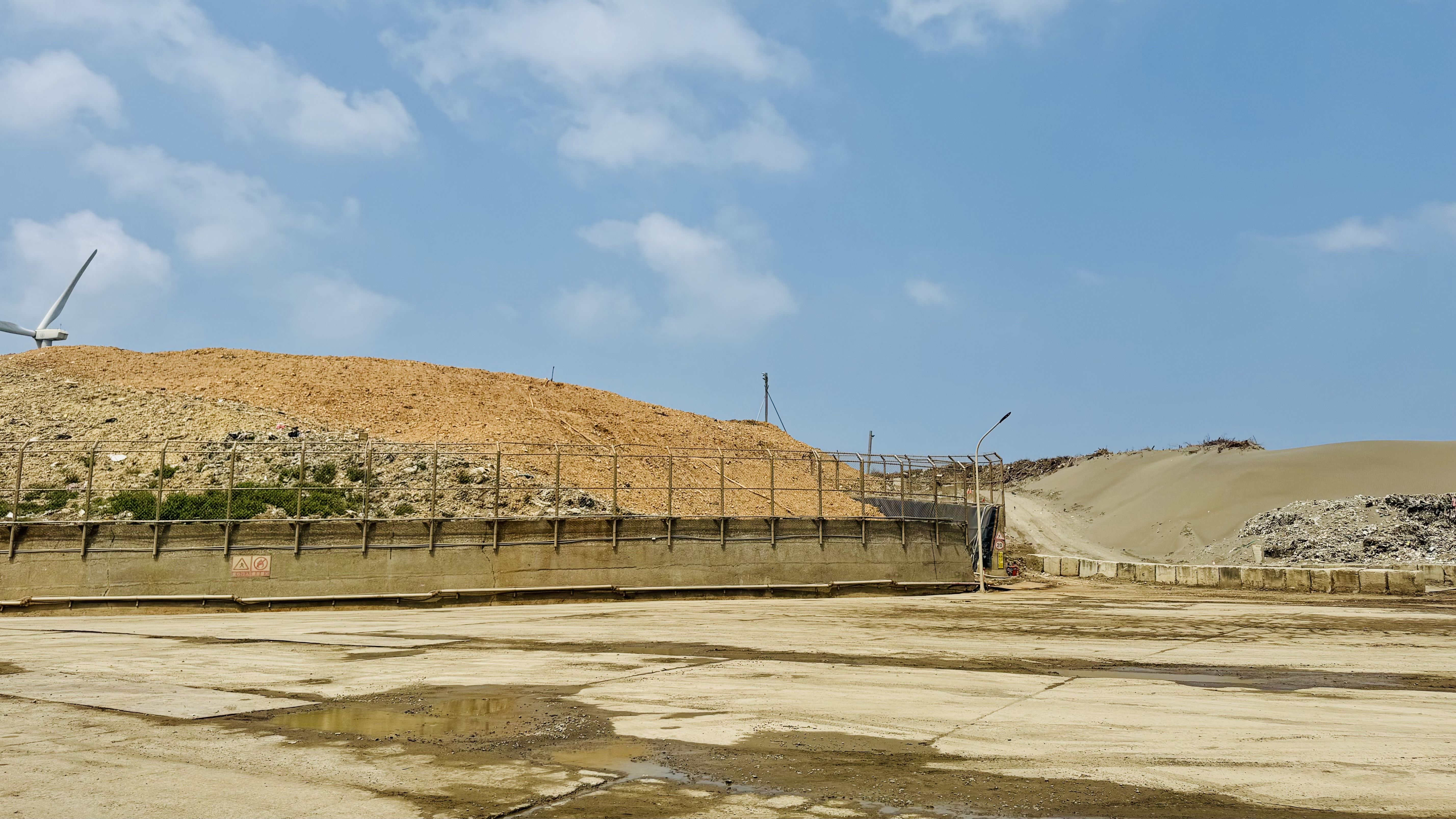 桃園焚化廠全速運轉 結合跨縣市合作 加速清除5.8萬噸裸露垃圾. (2).jpg